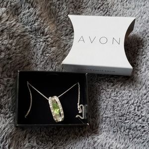Avon "Envy my necklace"